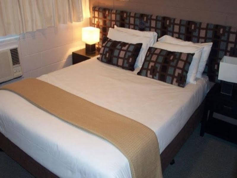 麦克内文斯洛根公园汽车旅馆 Loganholme 外观 照片